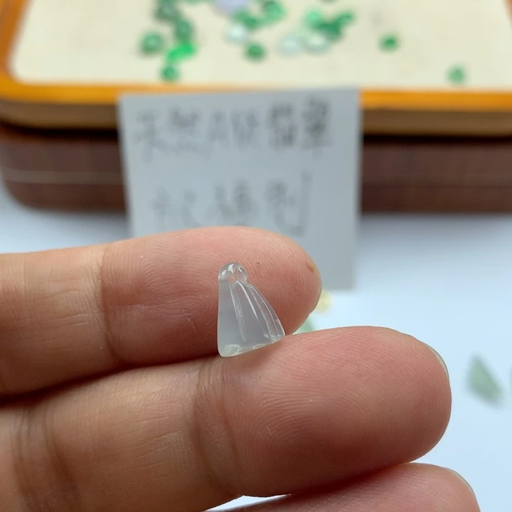 翡翠未镶嵌颈饰天然A货翡翠莲蓬