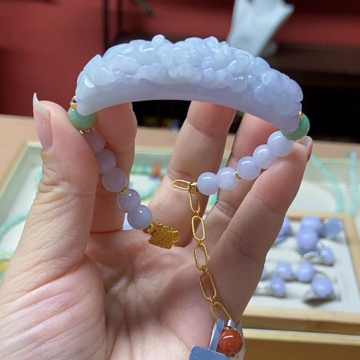 翡翠未镶嵌颈饰手牌