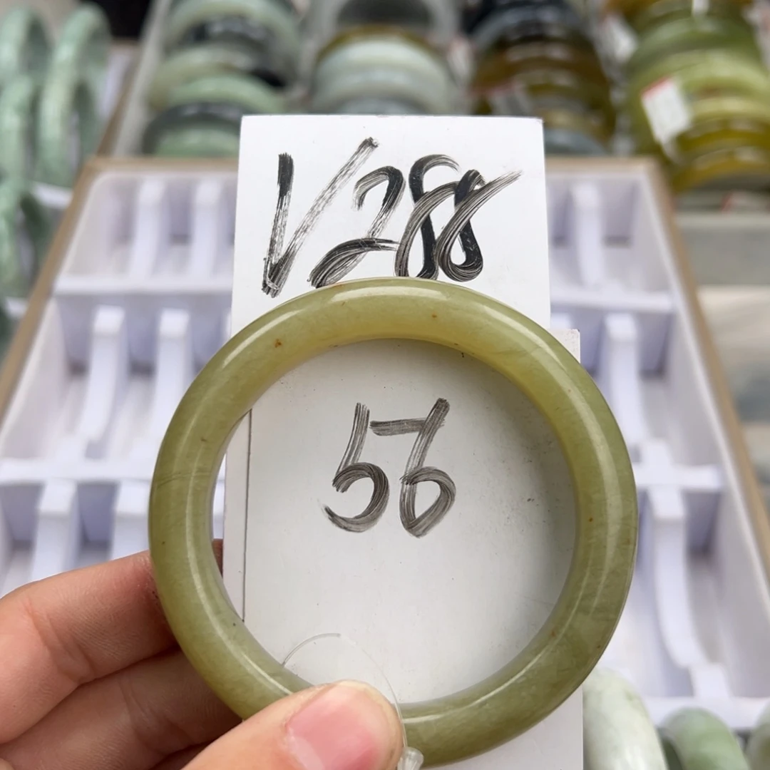 岫玉手镯未镶嵌天然岫玉微瑕