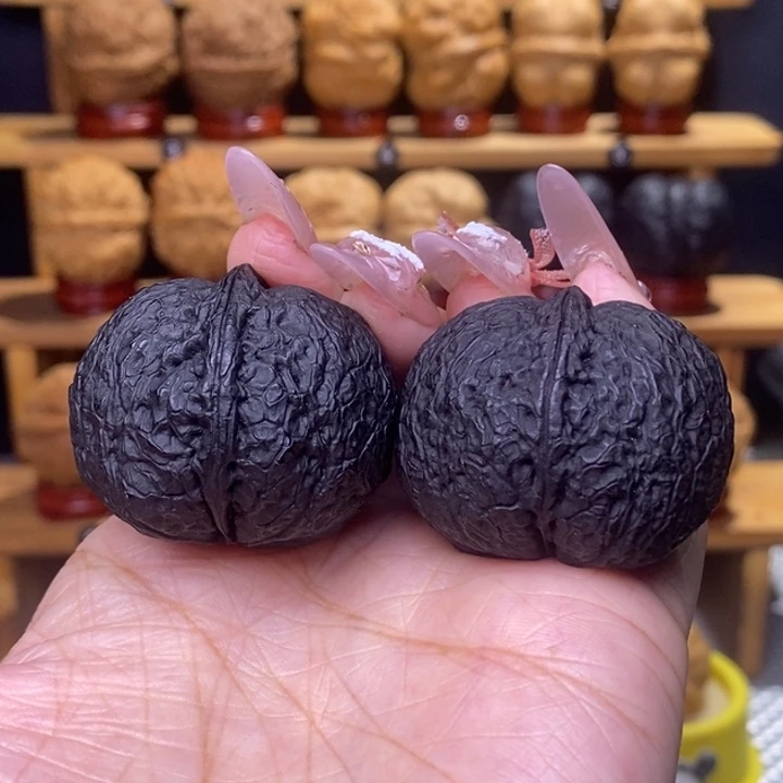 L***群把件文玩核桃泰伦元宝3号38尺