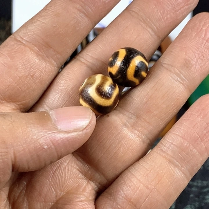 只买单纯的吊坠，没带链子，属的性质。