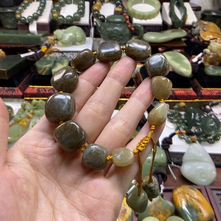 未镶嵌手串岫岩老玉（透闪石质玉）