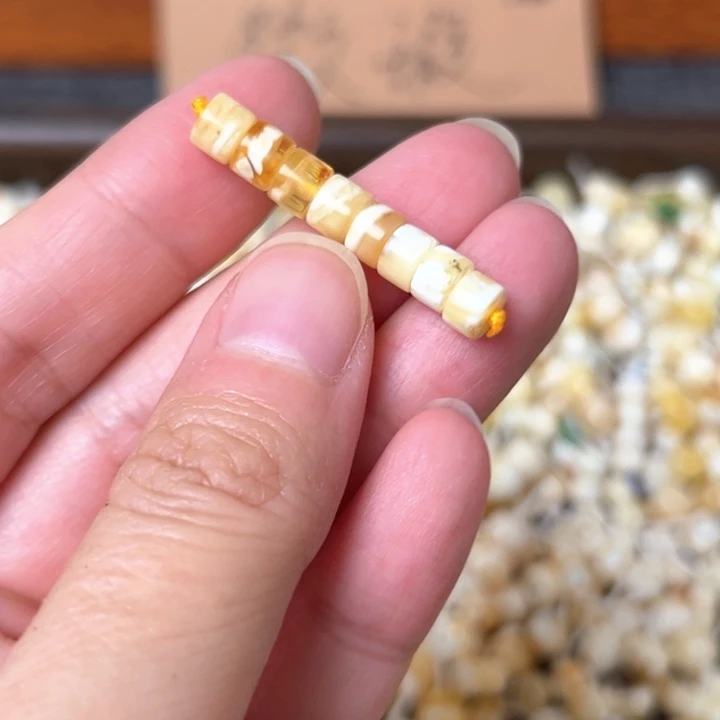 蜜蜡未镶嵌裸石5.6mm一组