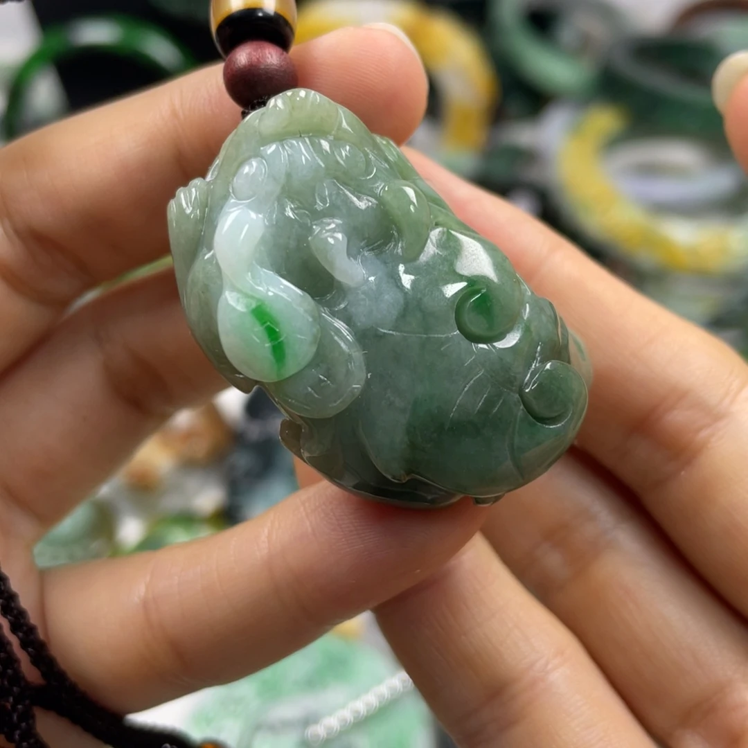 颈饰未镶嵌翡翠牌子