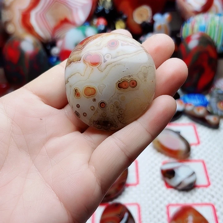 骆***部玛瑙/玉髓未镶嵌珠宝半成品