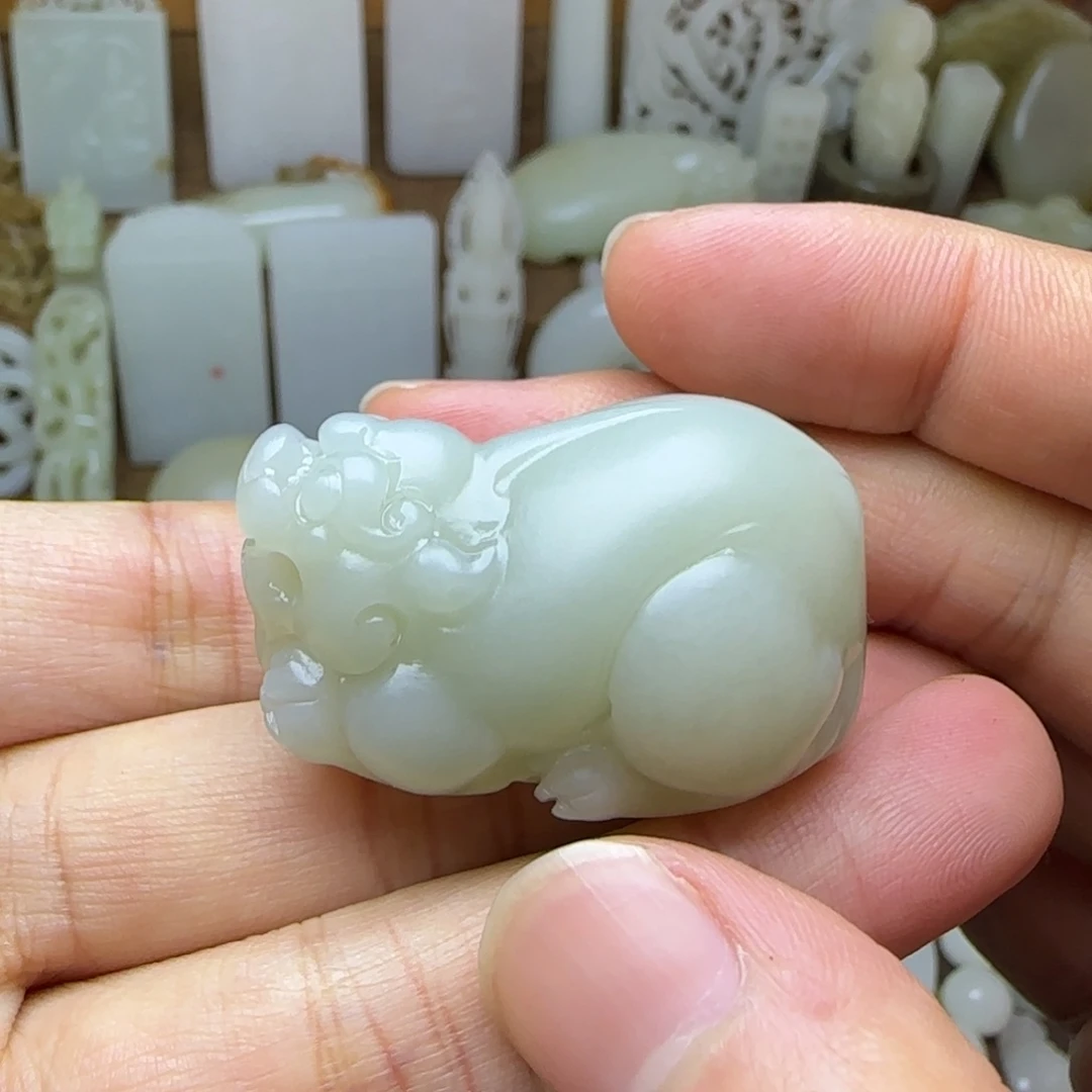 和田玉未镶嵌挂件貔貅