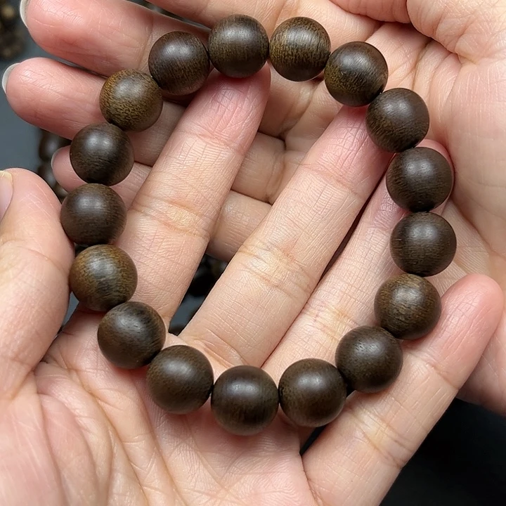 沉香碎屑沉香白棋玉化1.2