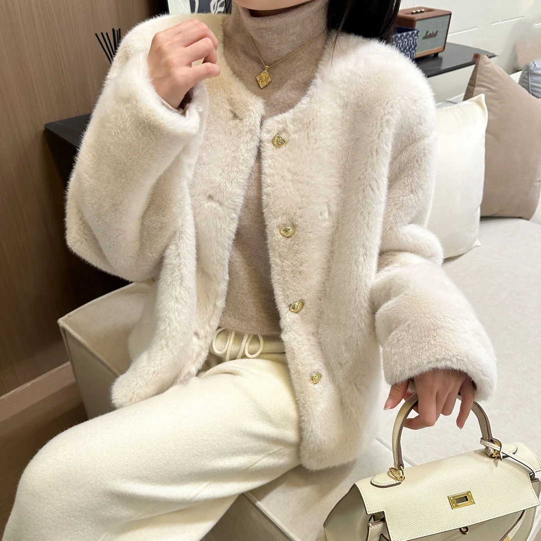 syna蓬松保暖显瘦高级感白色外套