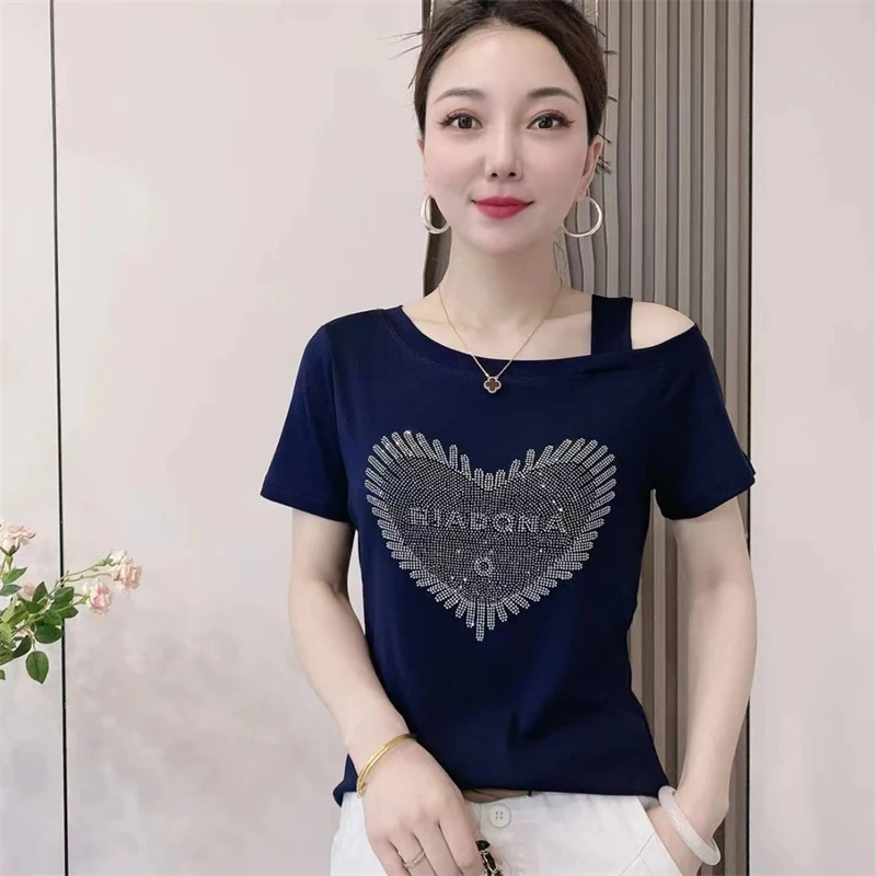 【韩紫朵 】2025网红款炸街洋气爱心漏肩拼接短袖