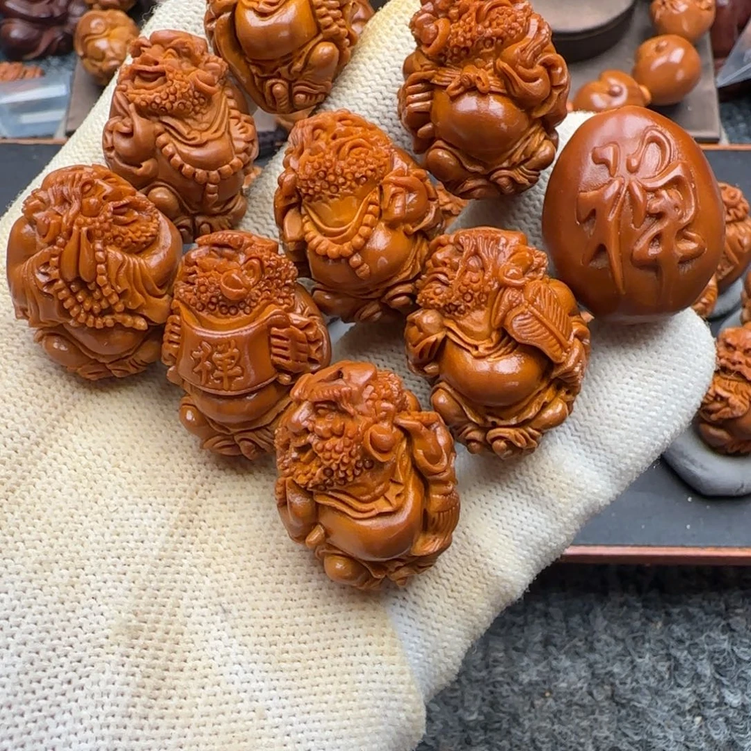 凌***云橄榄核吊坠……………………