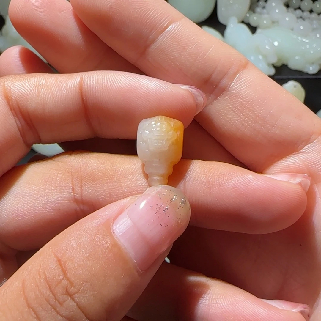 阳***哥颈饰未镶嵌和田玉