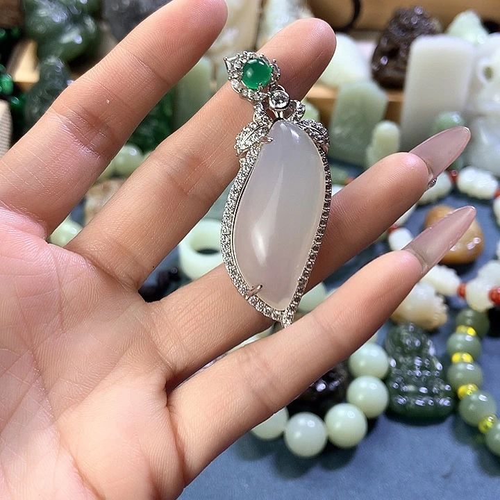 玛瑙/玉髓颈饰未镶嵌