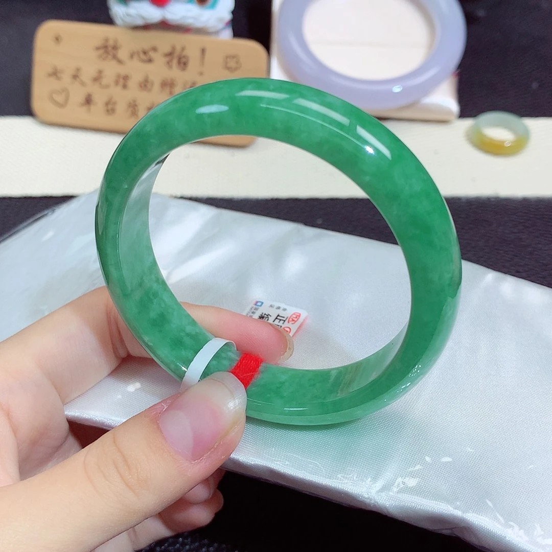 翡翠未镶嵌手镯7055