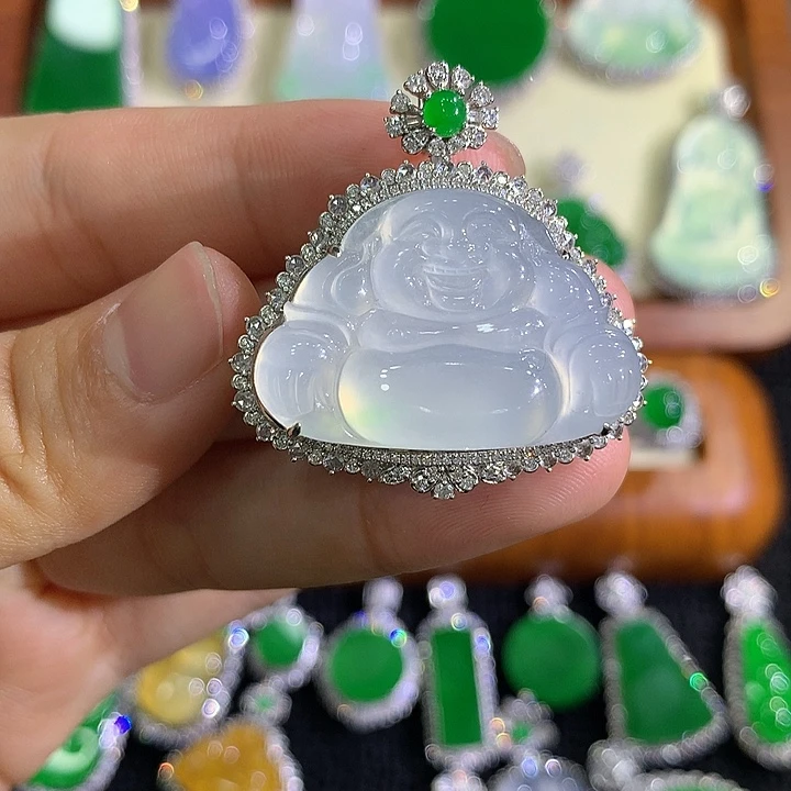 翡翠18K金镶嵌颈饰