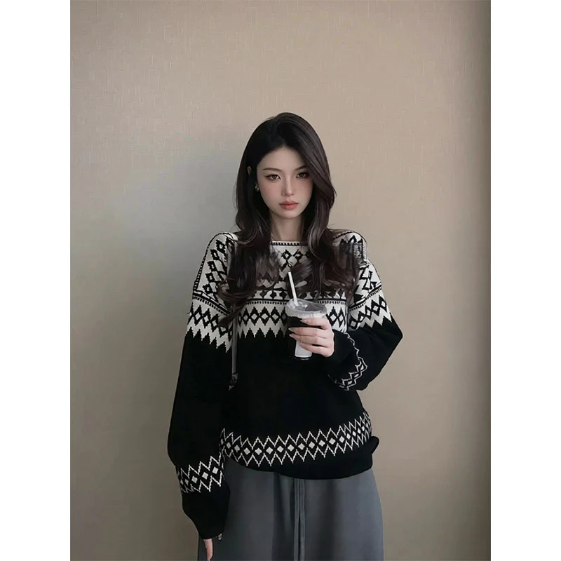 小众复古撞色针织圆领毛衣女秋冬新款设计感休闲百搭通勤洋气上衣