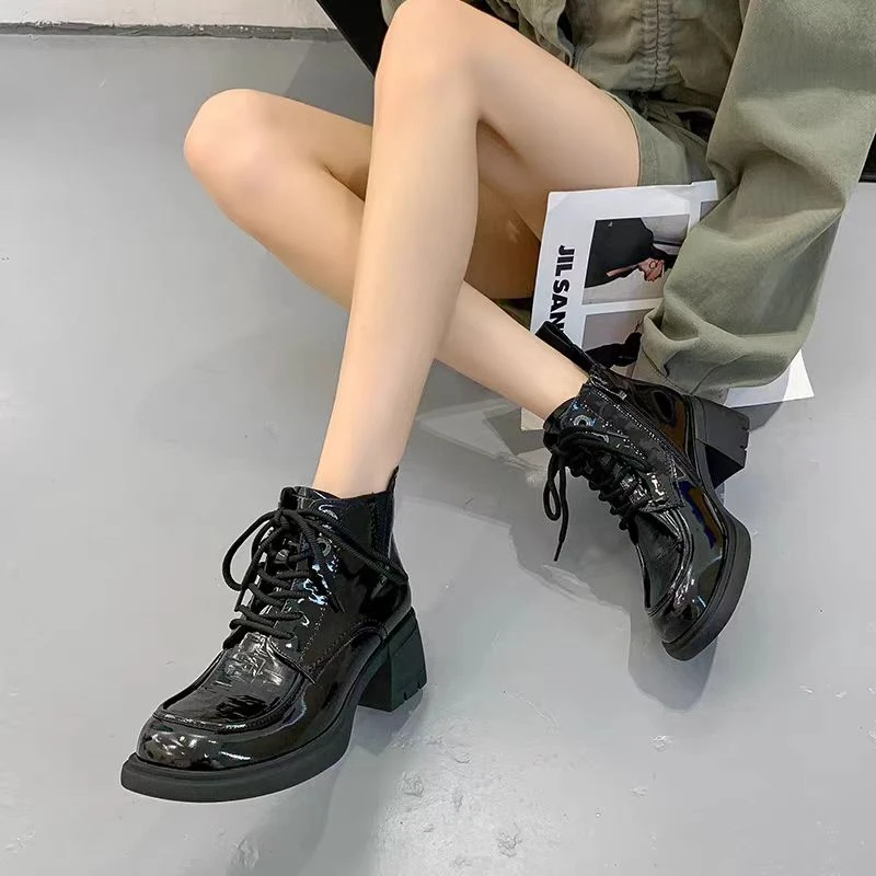 气质优雅英伦短靴女漆皮冬季加绒时尚方头系带粗中跟短靴C915E