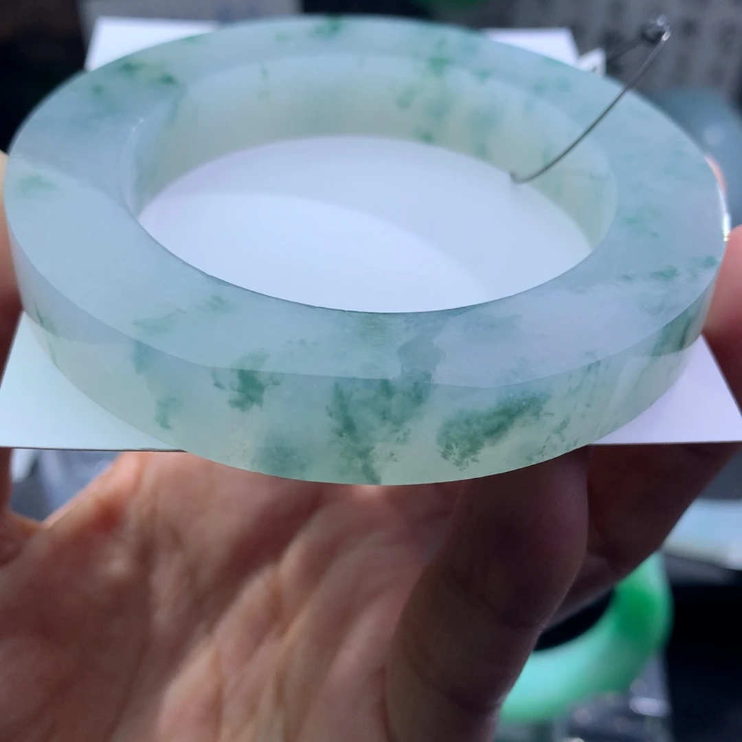 未镶嵌翡翠手镯定制翡翠