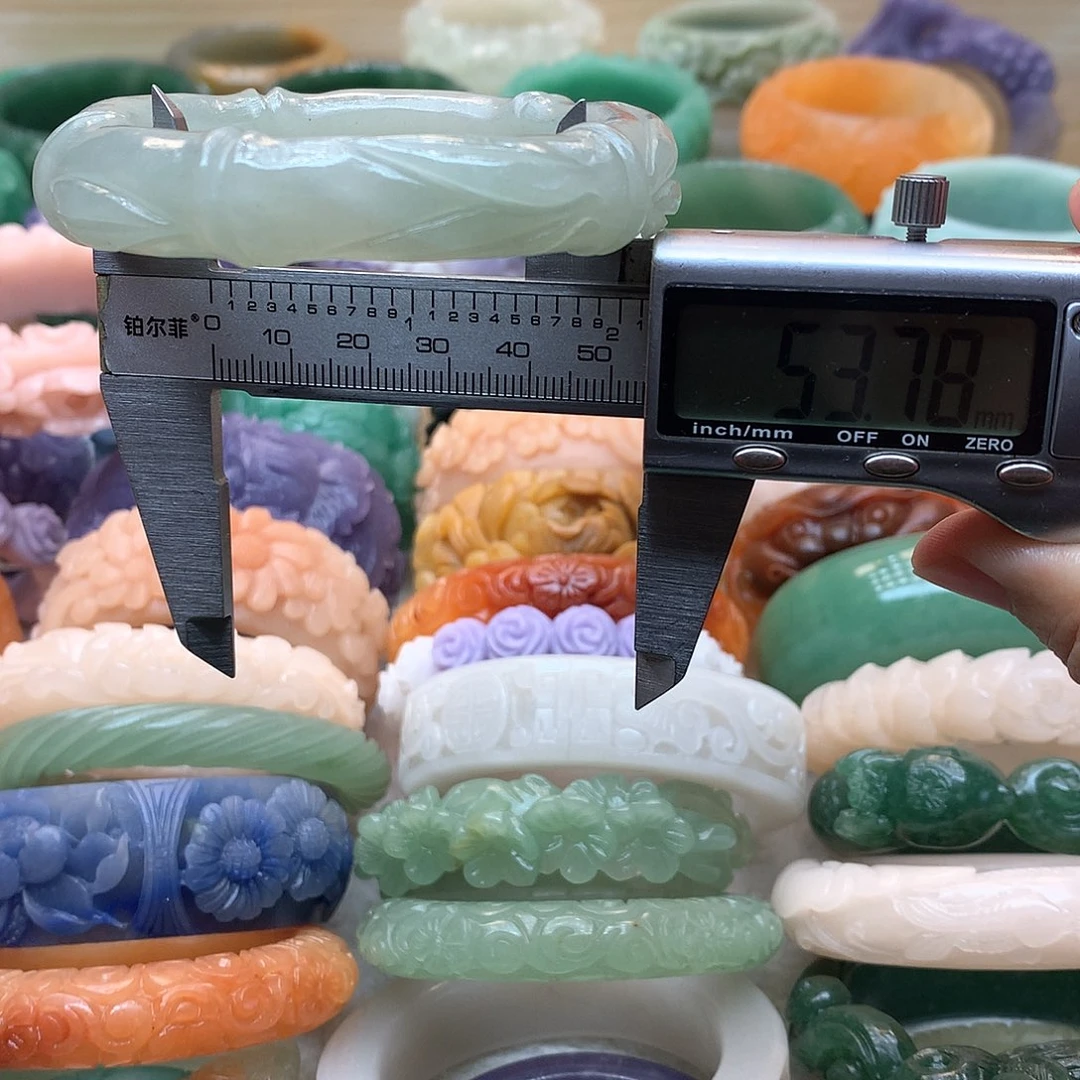 未镶嵌手镯石英质玉