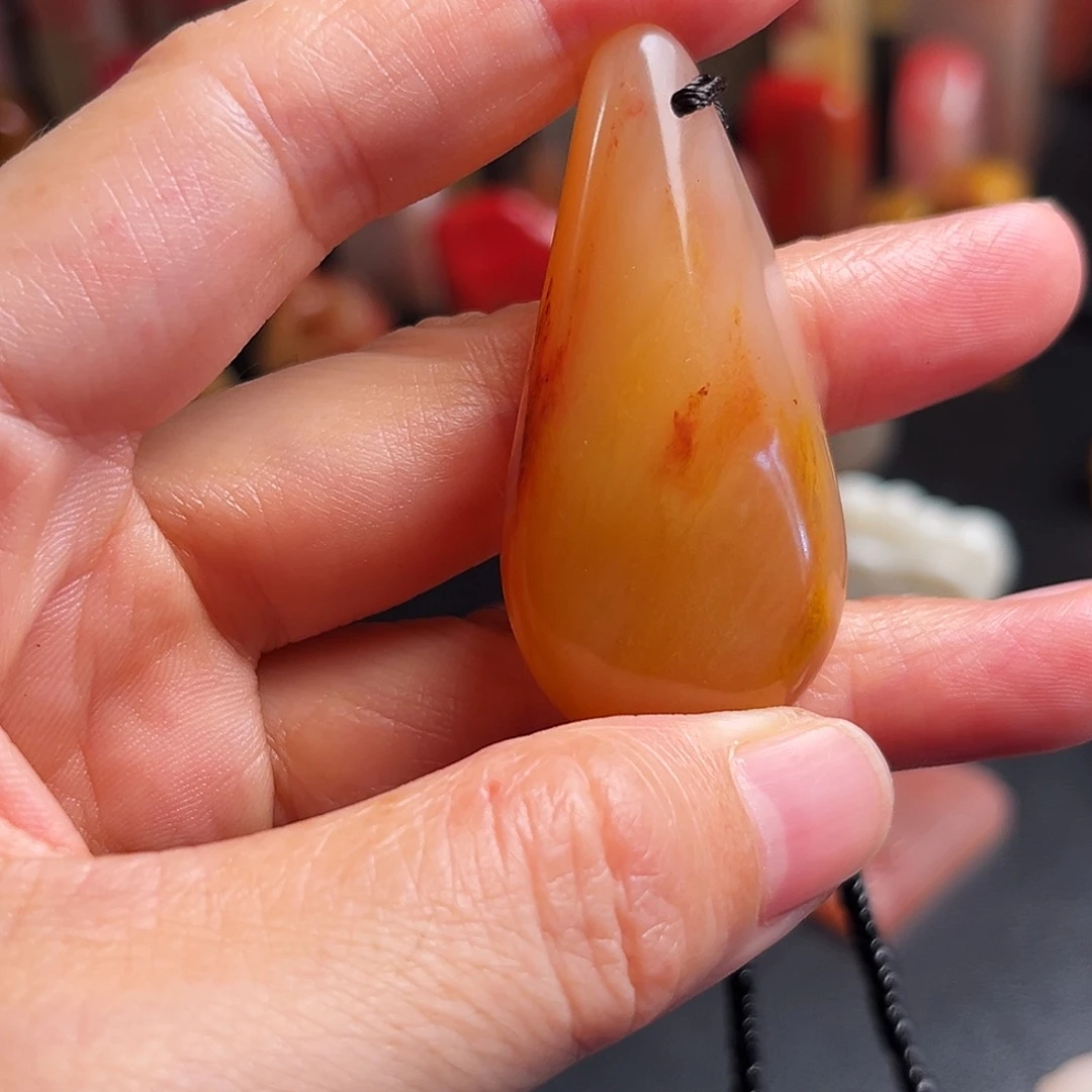 巴林石其他鸡血石挂件