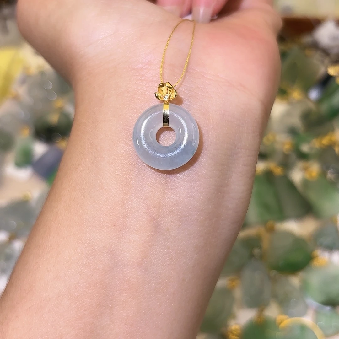 翡翠18K金镶嵌颈饰甜甜圈