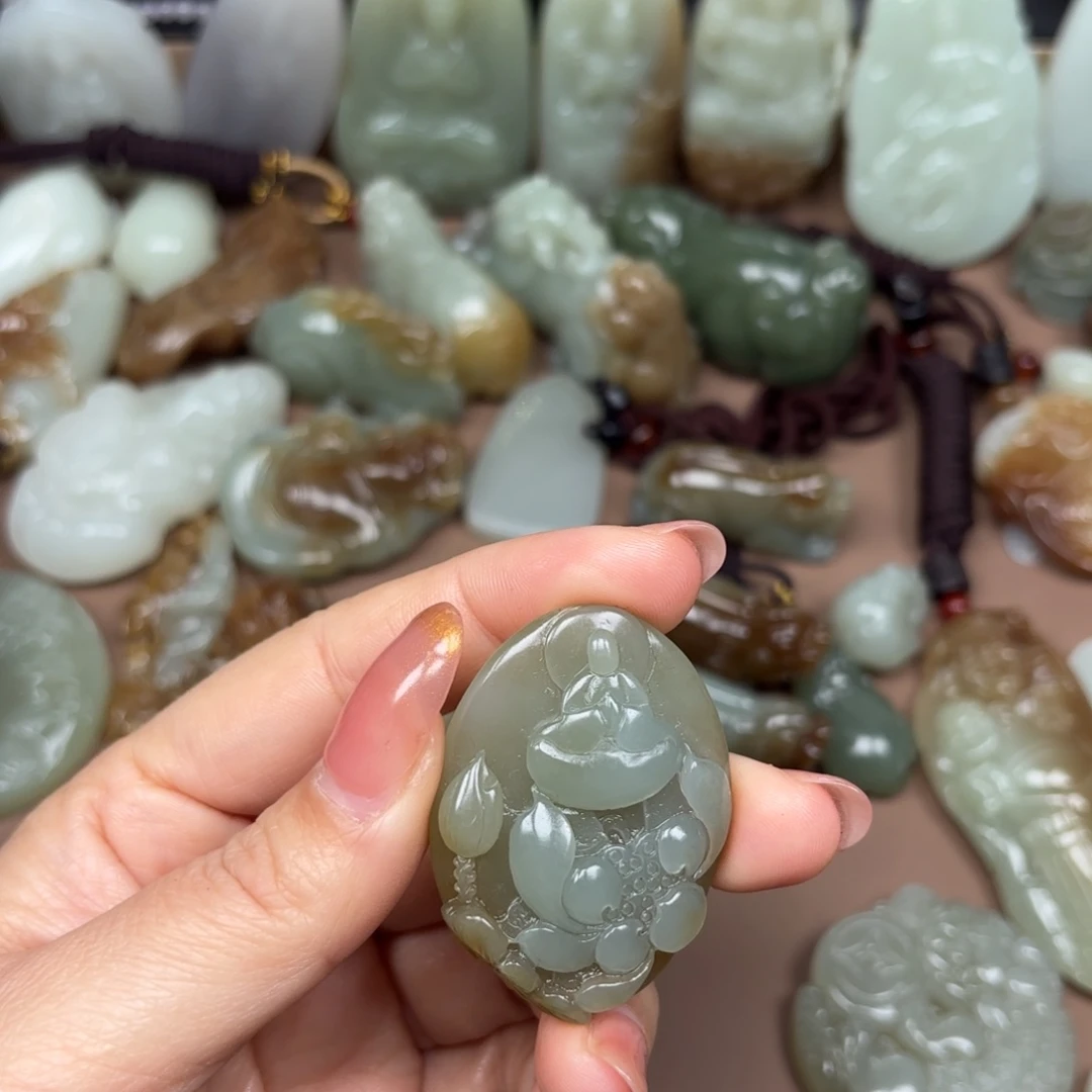 和田玉颈饰未镶嵌