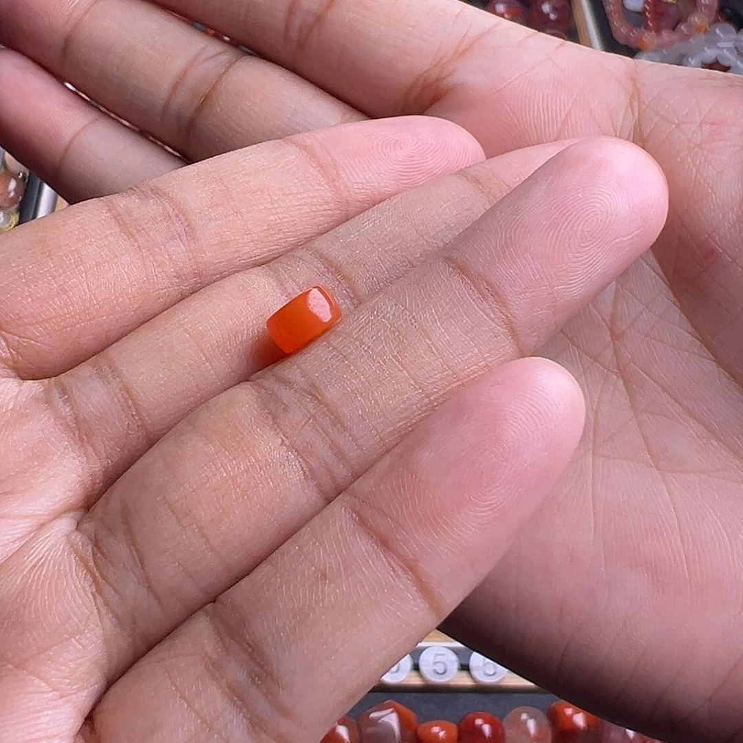 王***拾未镶嵌南红玛瑙珠宝奇石