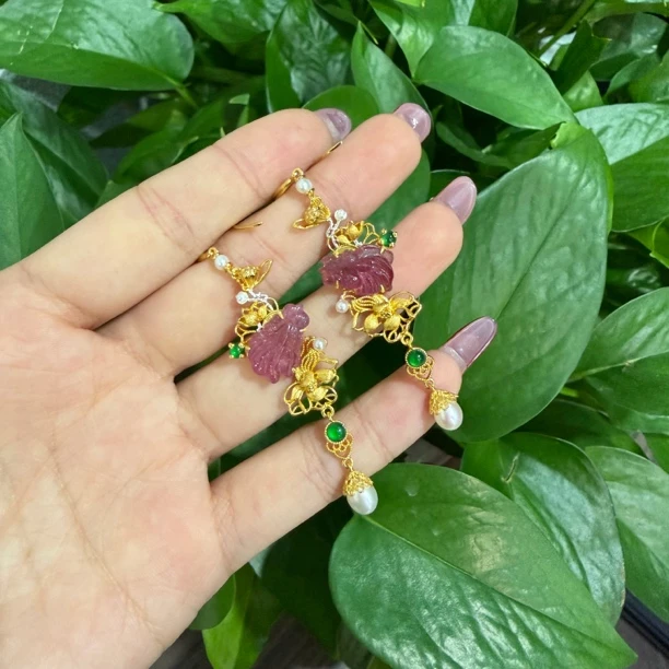 s925银镶嵌碧玺金鱼耳坠