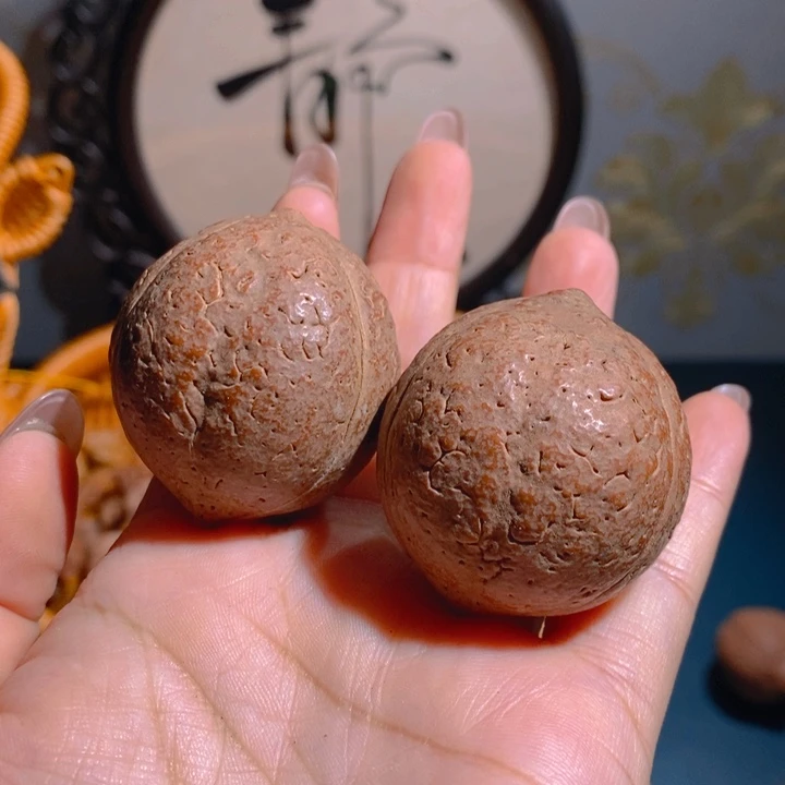 2颗野生蟠桃大金刚光头强