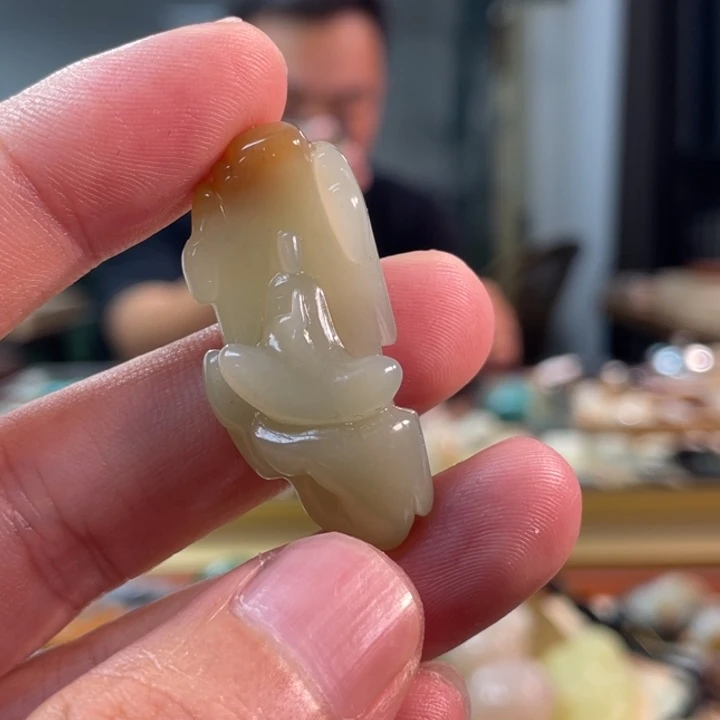 颈饰未镶嵌和田玉豆*