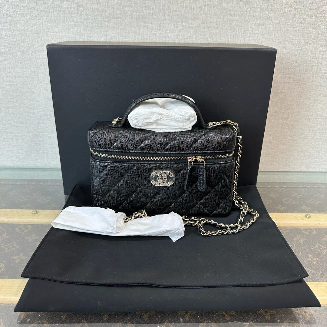99新 Chanel/香奈儿 25C爱心钻扣黑金手提斜挎饭盒包 16601