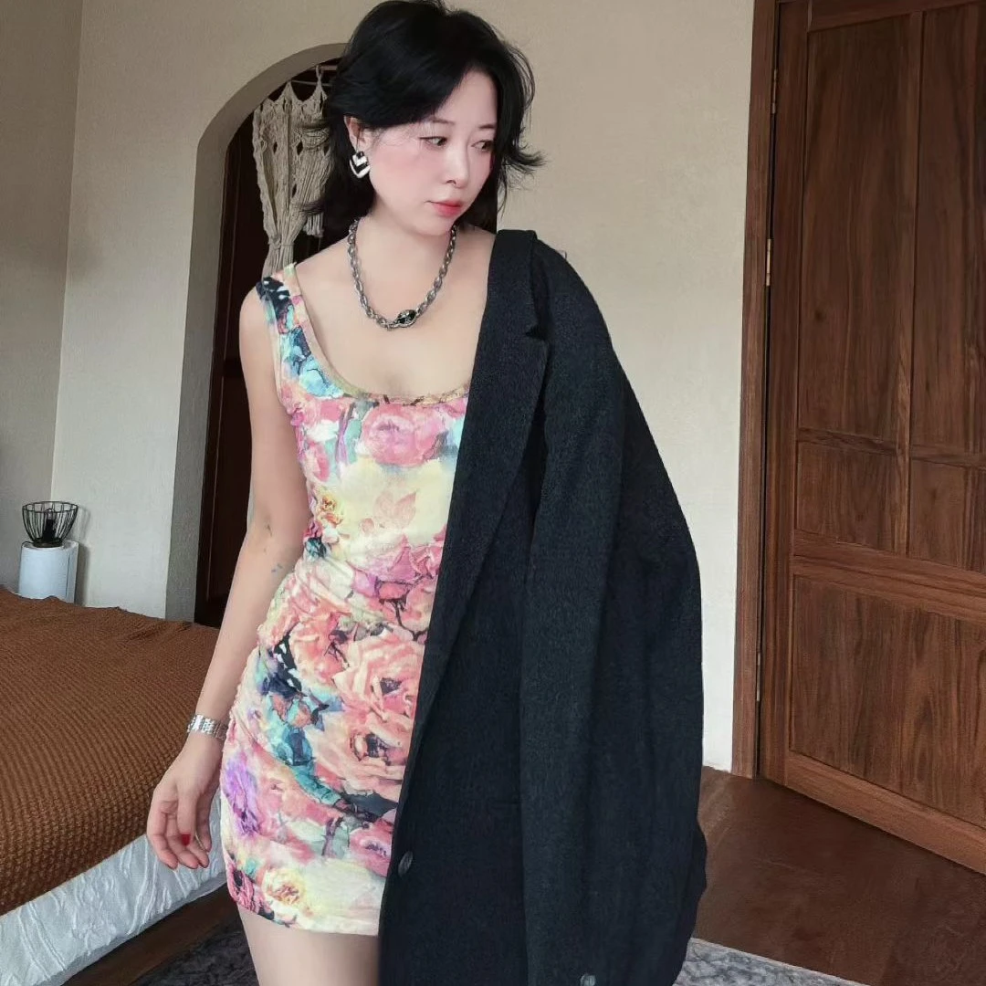 粉色碎花网纱吊带连衣裙