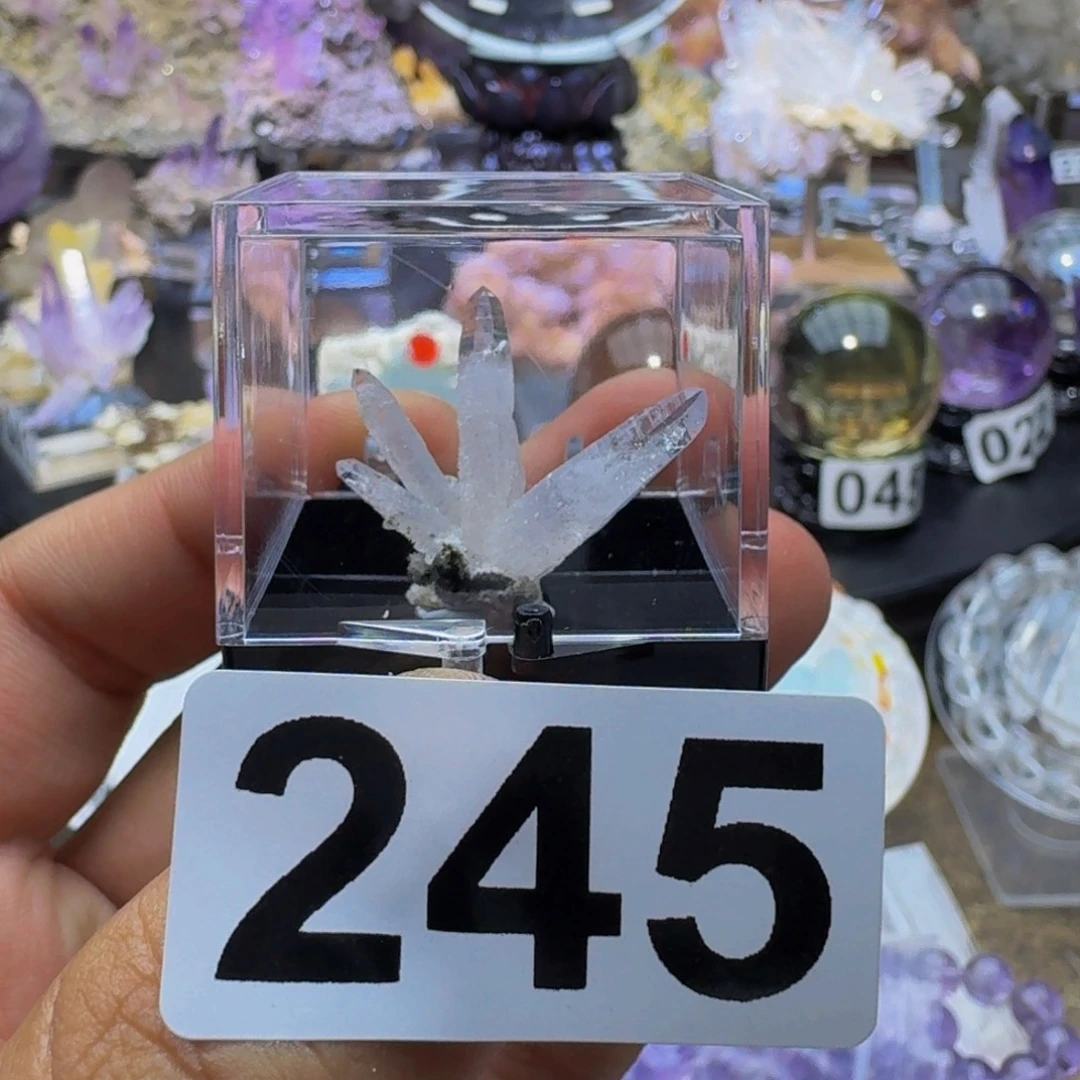 未镶嵌水晶珠宝半成品