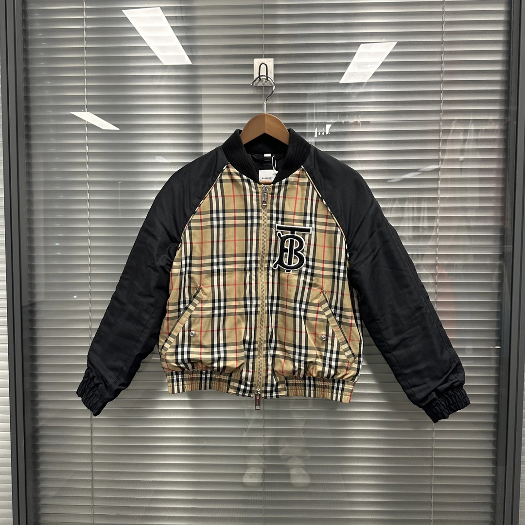 99新 BURBERRY/博柏利 卡其色经典格纹外套 uk6码 99新 #zz6548