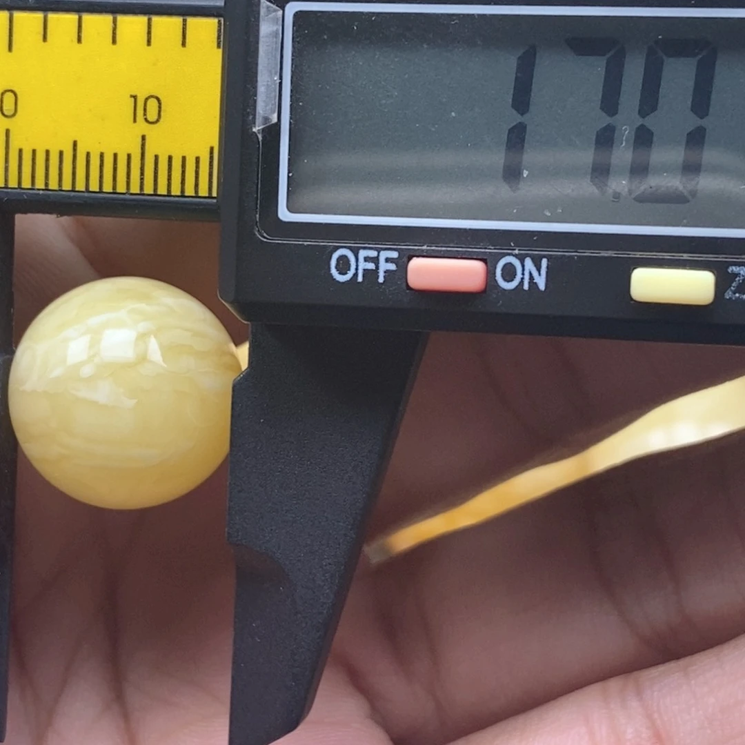 蜜蜡未镶嵌珠宝奇石