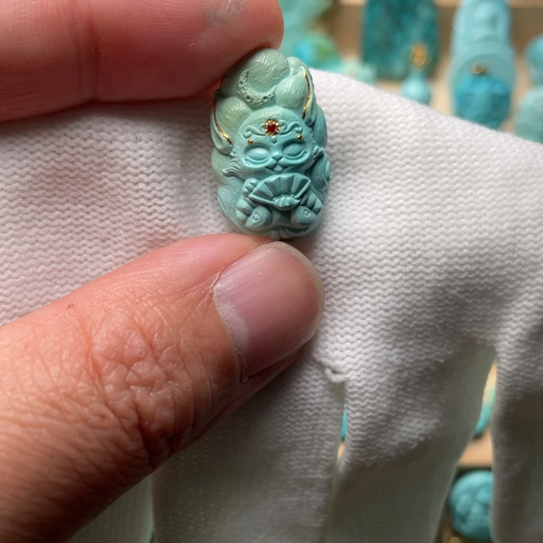 绿松石未镶嵌颈饰