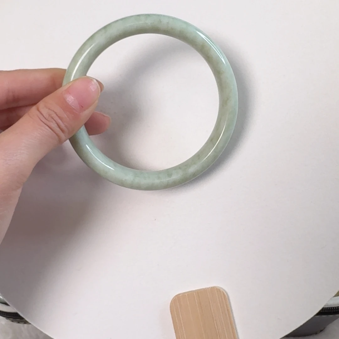 蓝田玉（蛇纹石化大理石玉）手镯未镶嵌**.