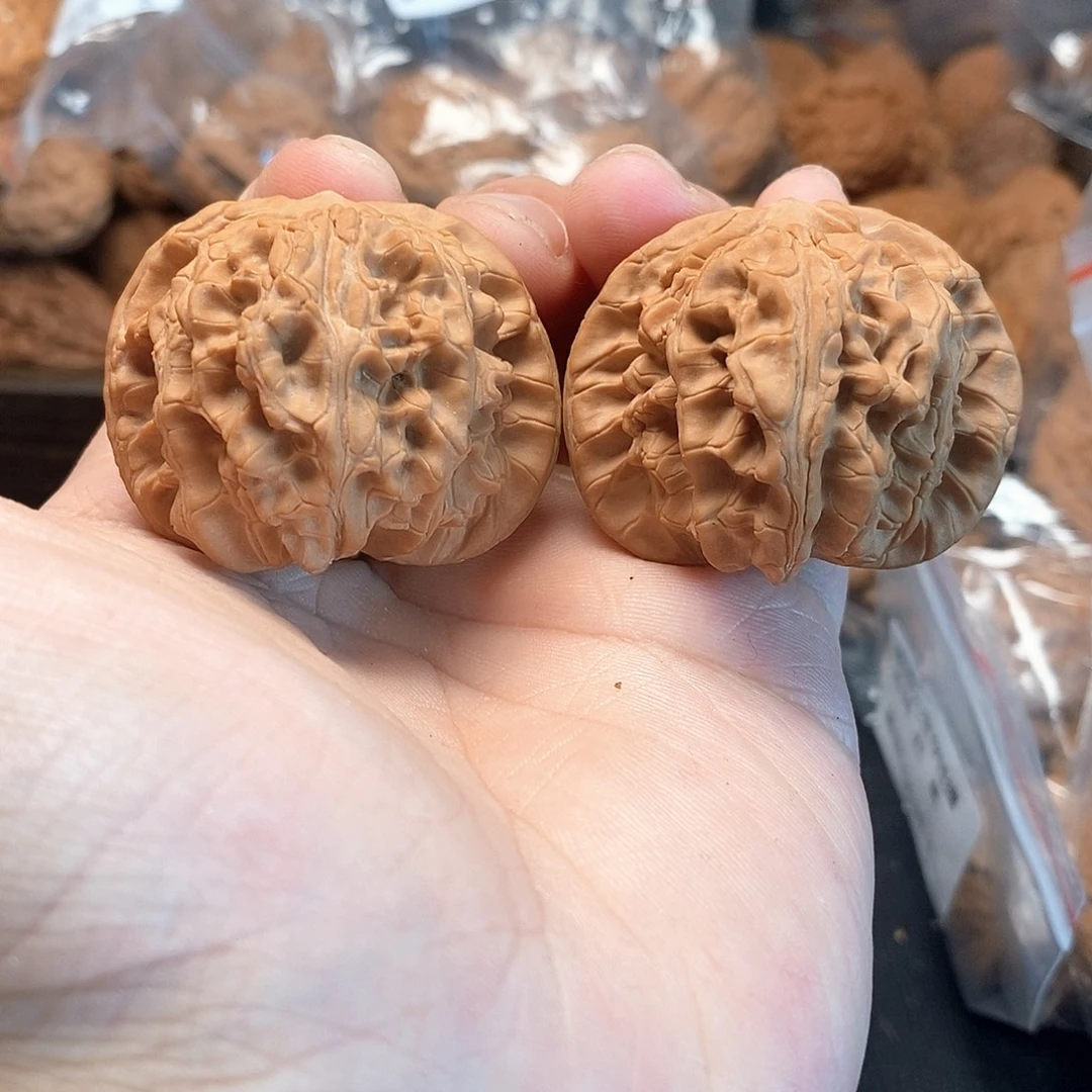 1文玩核桃悬空43-285