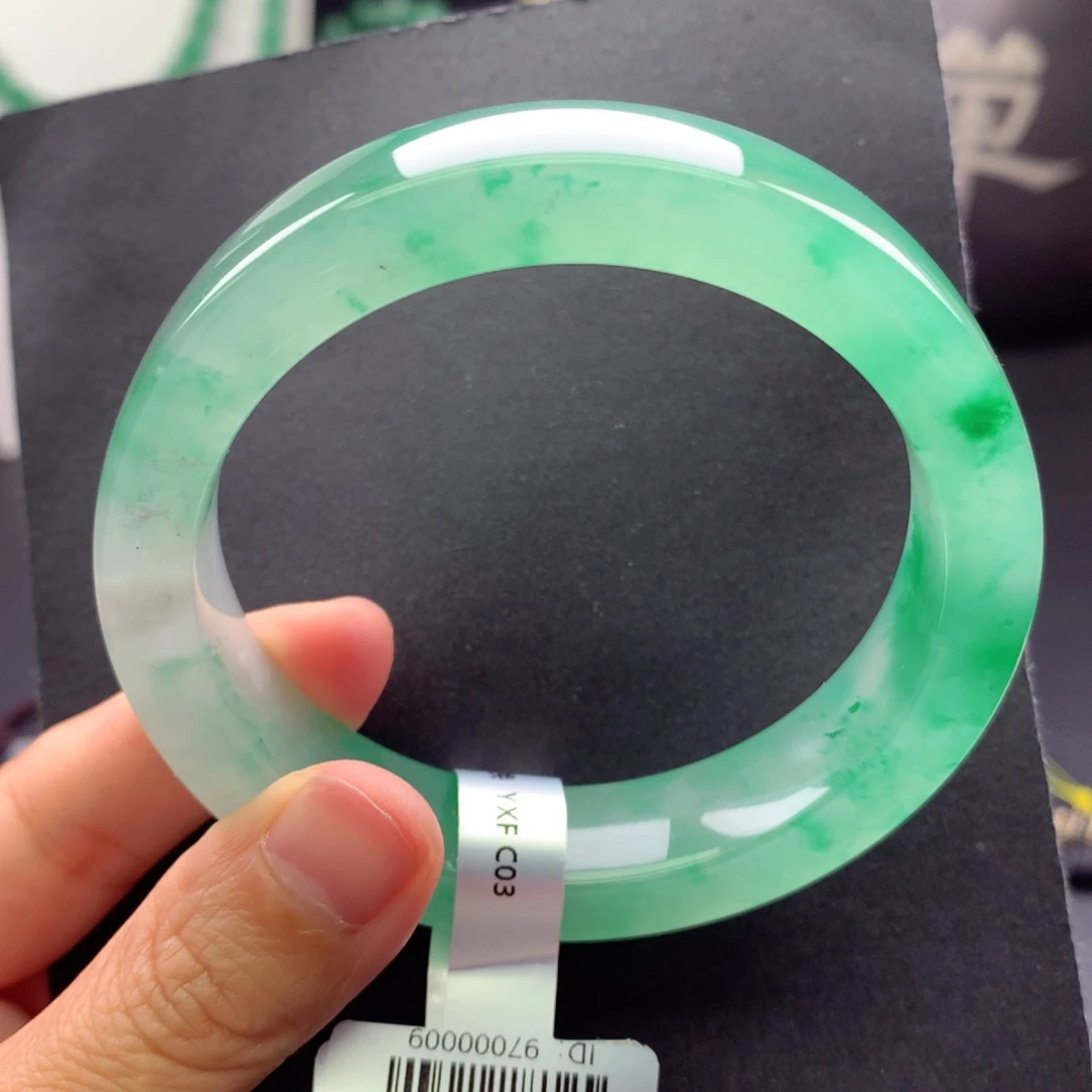 【闪购商品】未镶嵌手镯石英质玉?*?