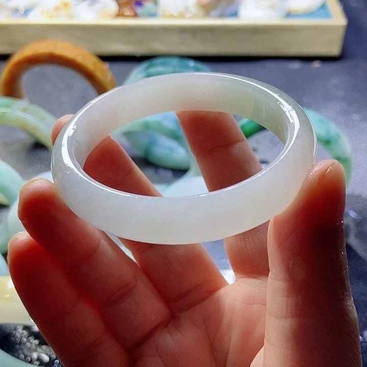 定制翡翠不退不换未镶嵌