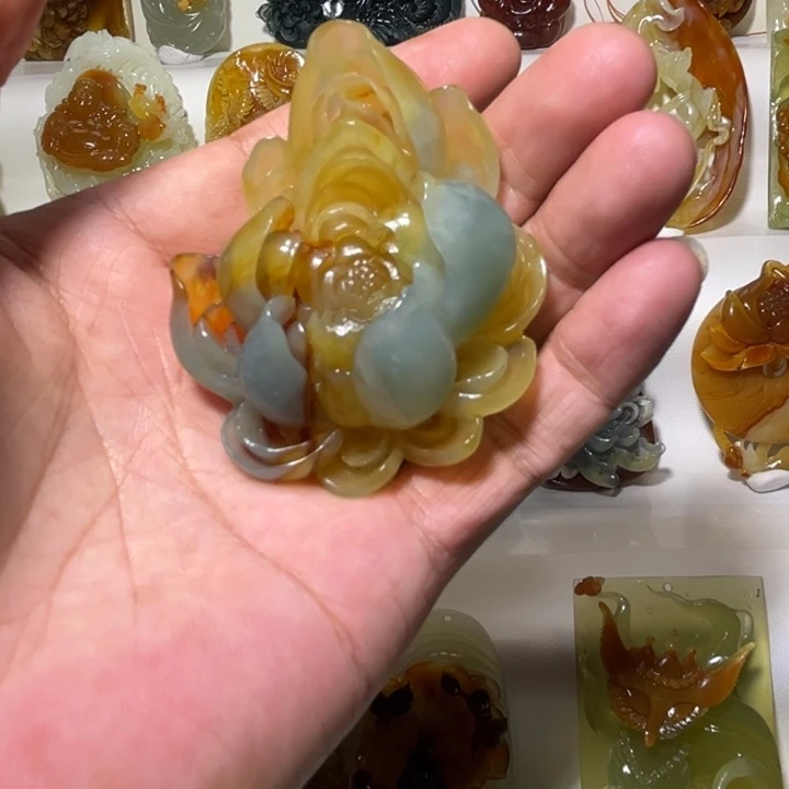岫玉未镶嵌吊坠(赠链)