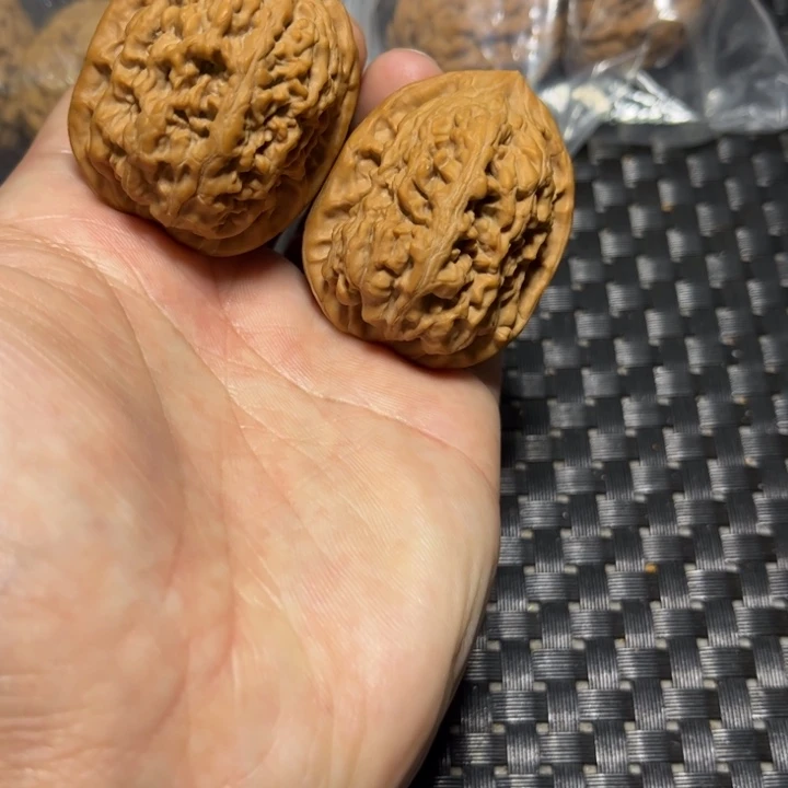 文玩核桃吊坠凤凰台