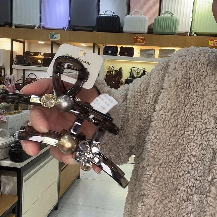 鳄鱼皮（革）亚克力头饰发夹2个