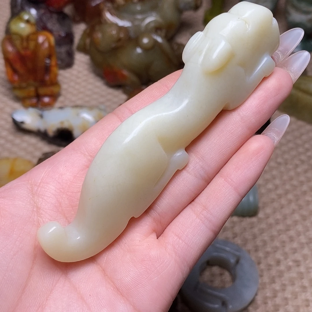 未镶嵌蛇纹石玉颈饰