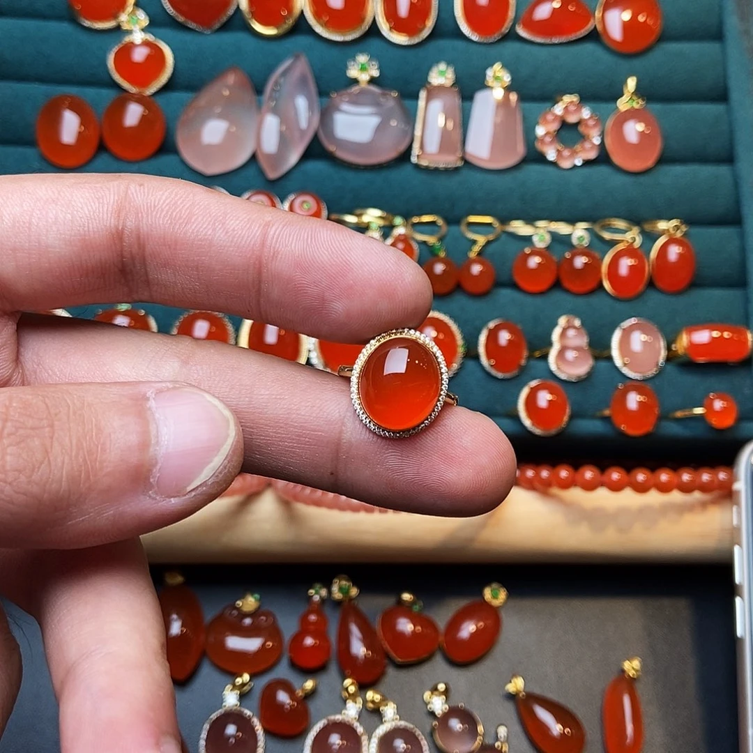 18K金镶嵌南红玛瑙戒指用****2