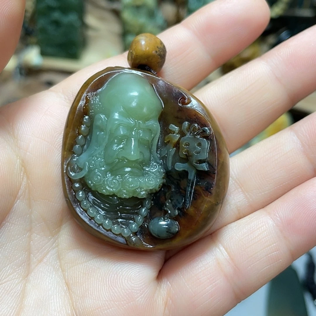 【闪购商品】未镶嵌岫岩河磨玉（透闪石质玉）挂件不**新