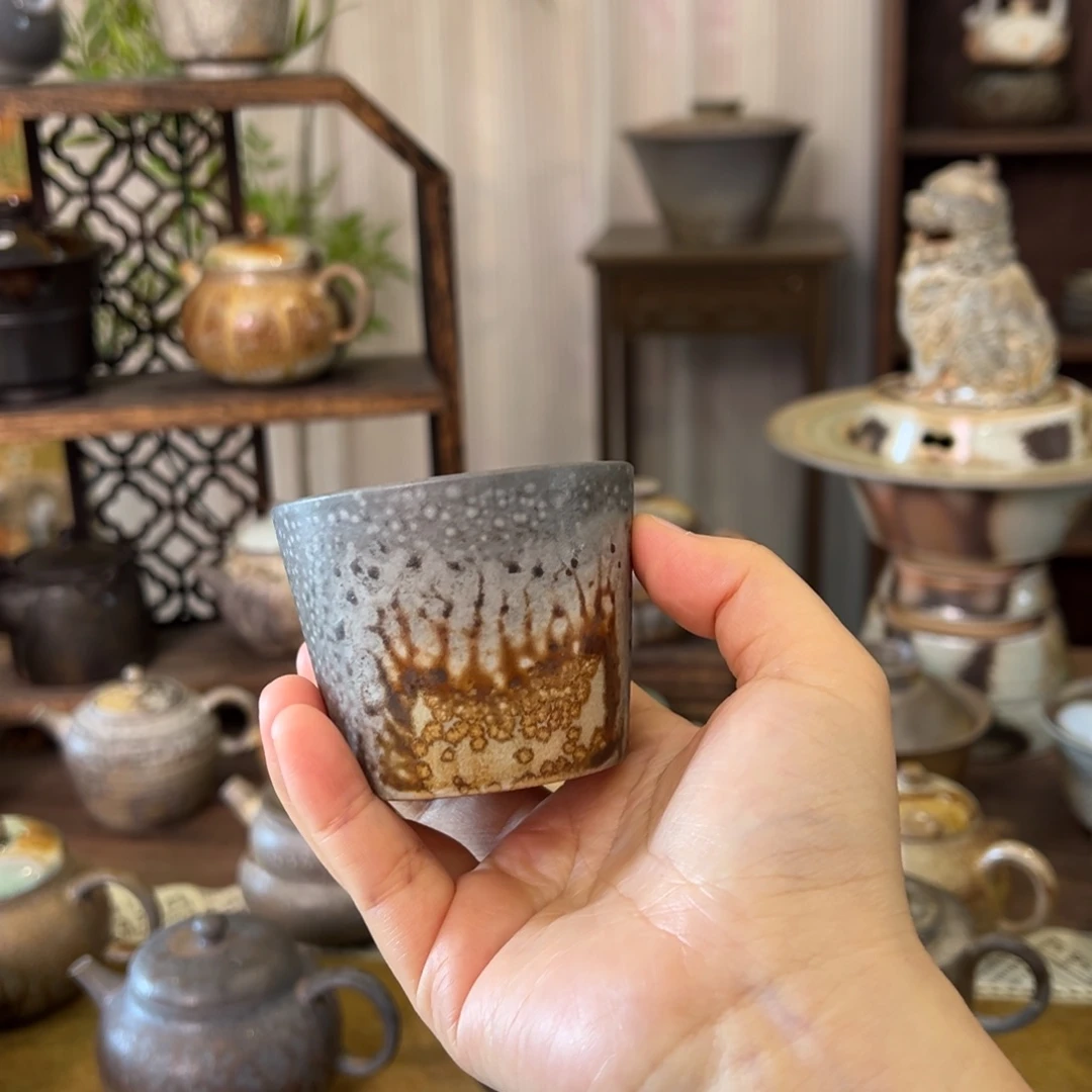 29中白重落灰直口杯