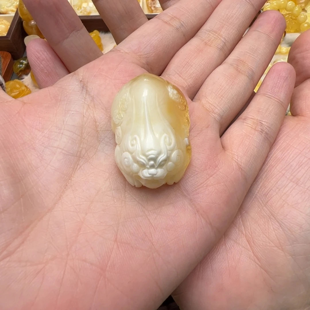 要****琥珀未镶嵌裸石蜜蜡