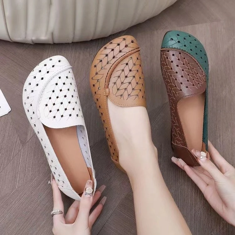 文艺复古镂空洞洞凉鞋软底软面软底一脚蹬平底单鞋中老年妈妈鞋夏