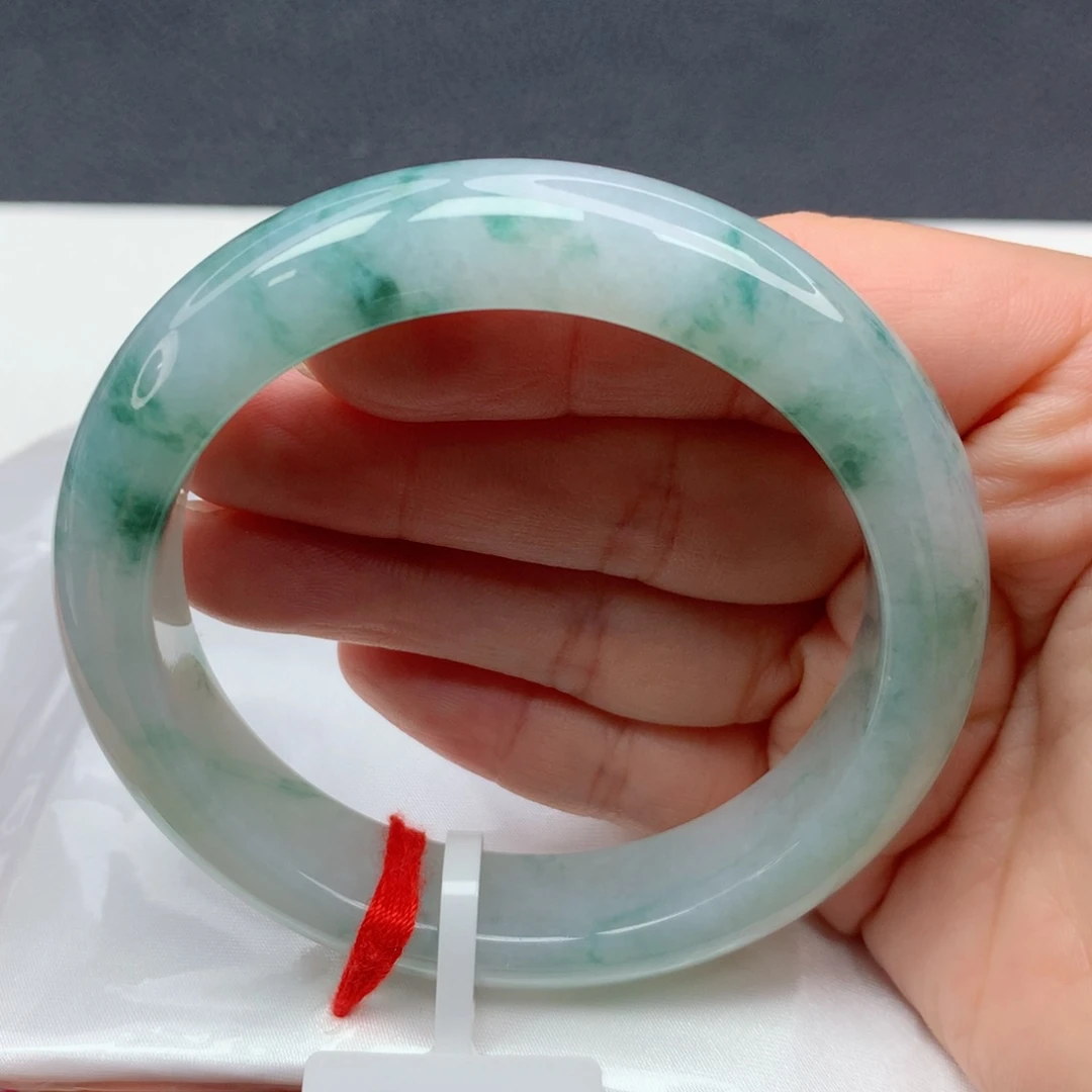 翡翠手镯未镶嵌56-57胶润飘花