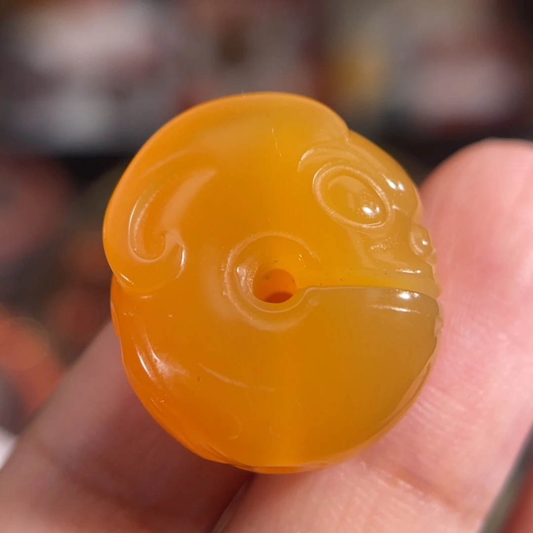 未镶嵌石英质玉（黄龙玉）玉猪龙 18.4x19.8mm